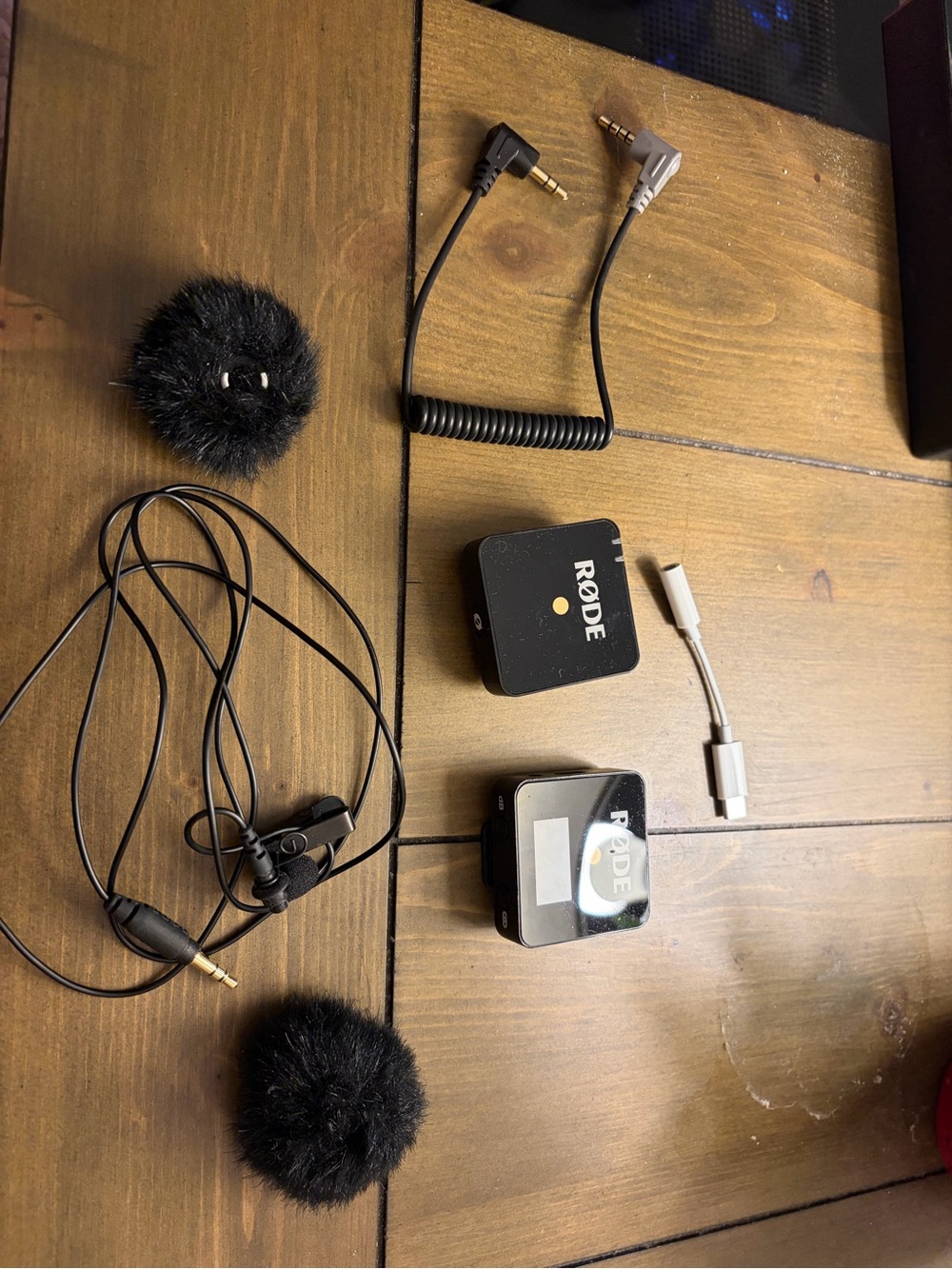 Rode Wireless GO Bundle, Rode Lavalier GO Mic, Type-C Adapter, Windscreens